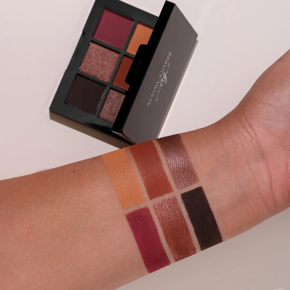 NEW! Beauty Vaulte Regal Palette - Picture 2 of 3